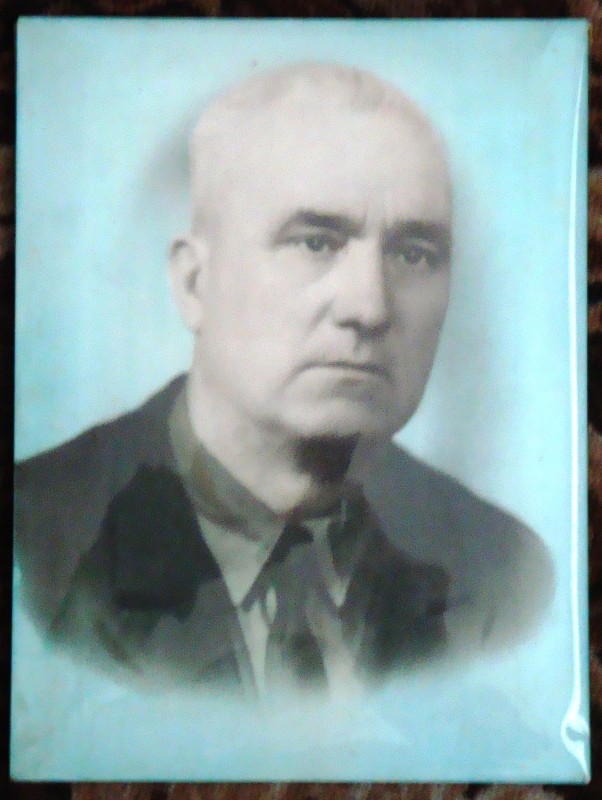 Фото чорно-біле, розфарбоване під кольорове, погруддя. Кримський Павло Іванович. Копія 1970-х рр. з фото 1950-тих  рр.