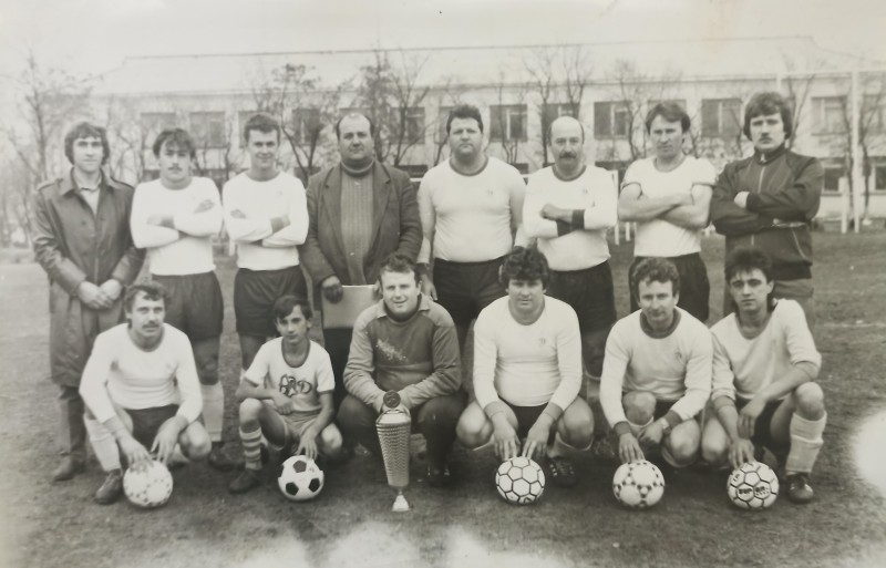 Фото футбольної команди к-пу ім.Дзержинського (1989 рік).