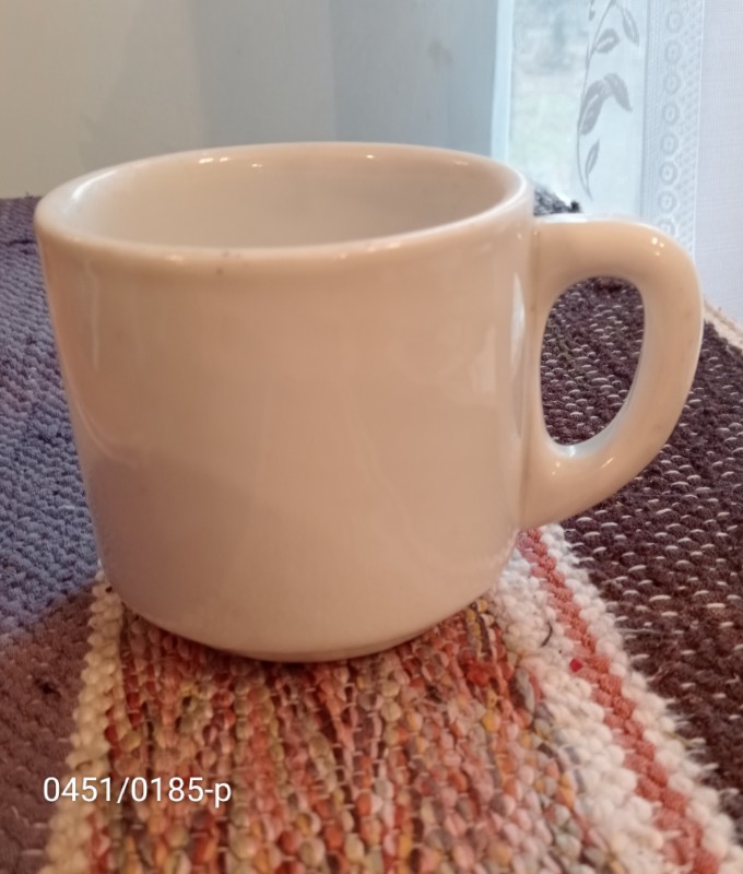 Кухлик керамічний глазурований білий