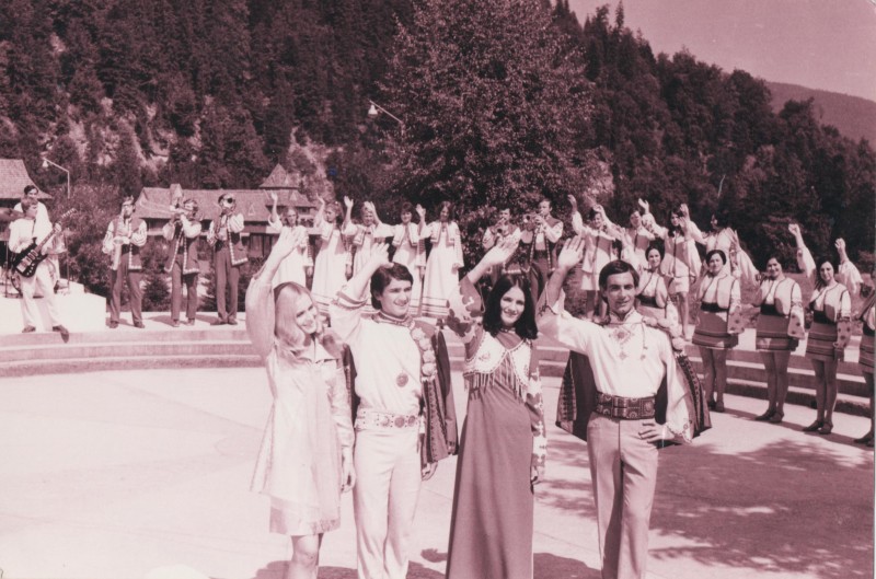 Фотографія. Завершальні кадри зйомок фільму «Червона рута». Яремче. Серпень 1971 року.
