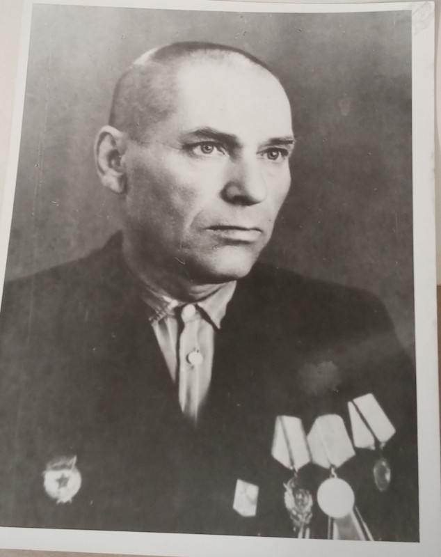 Рядовий Рудь Іван Петрович – шофер 210 Кримського зенітно-артилерійського полку у роки Другої світової війни.