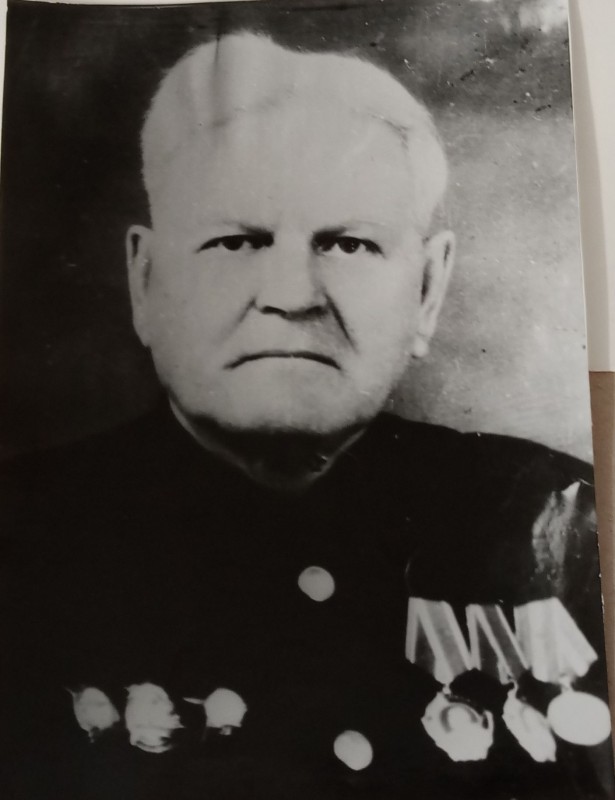 Сурін Іван Васильович-учасник воєнно-політичних подій 1918-1920 рр. та Другої світової війни.