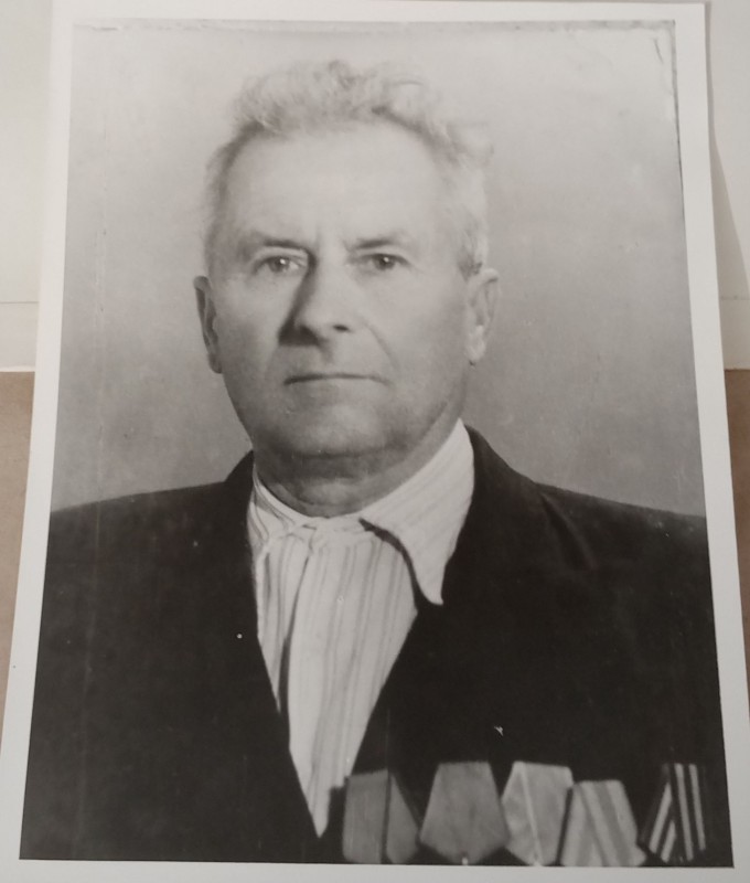 Гвардії сержант Березняк Никифор Григорович - кулеметник 210 Кримського зенітно-артилерійського полку в роки Другої світової війни.