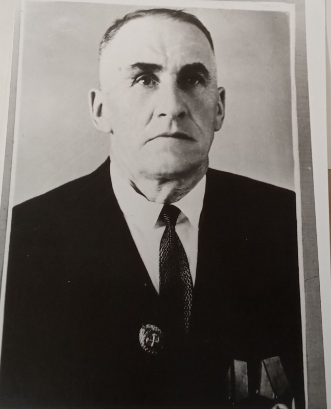Рядовий Шинкаренко Петро Пантелійович - мінометник 383 шахтарської стрілецької дивізії.