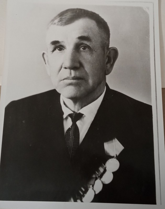 Старший сержант Савенков Тимофій Гаврилович – санінструктор 383 шахтарської стрілецької дивізії.