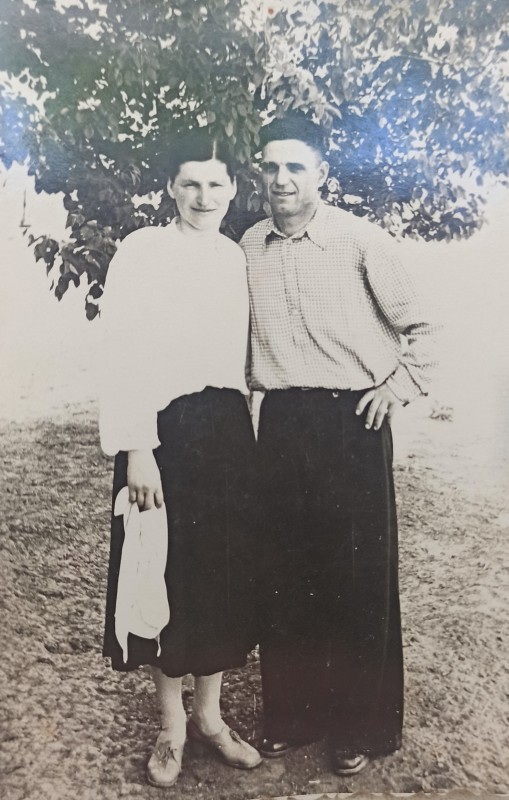 Фото молодої пари (1950 р.).
