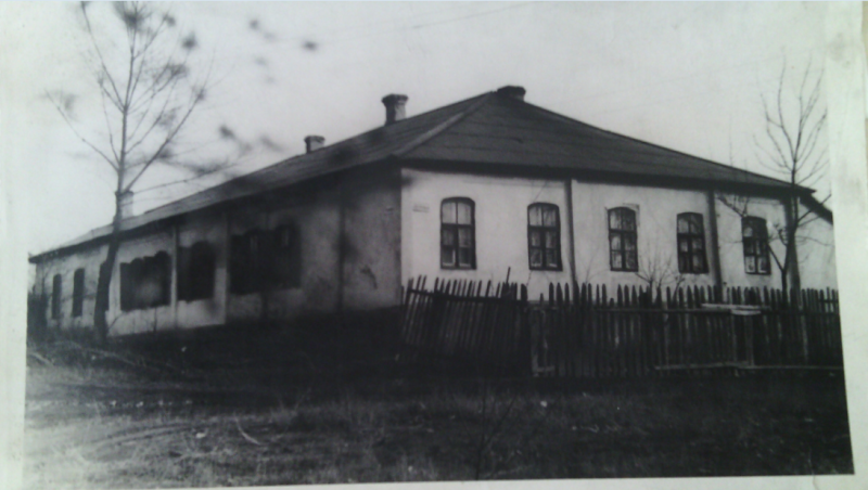 Фото. Будинок колишньої церковно-парафіяльної школи, м. Бахмут 1960-ті рр.
