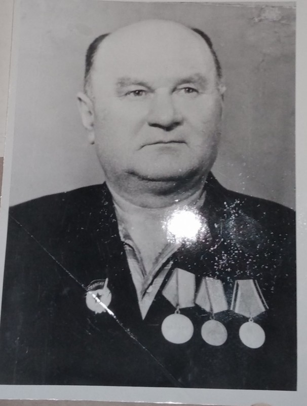 Молодший сержант Волик Павло Іванович – командир кулеметного розрахунку 210 Кримського артилерійського полку.