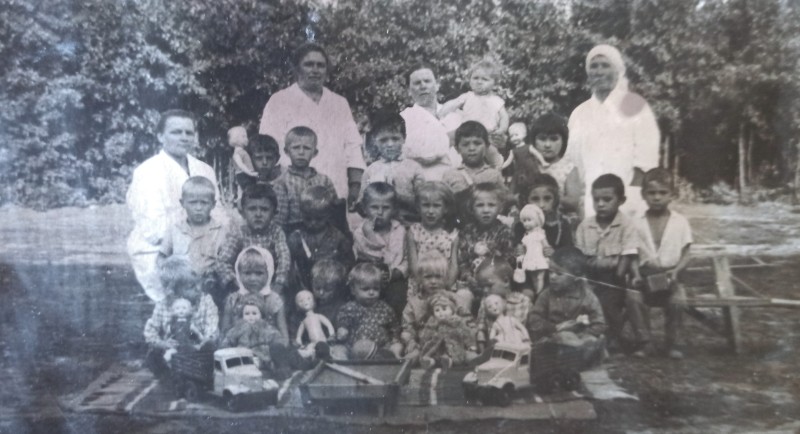 Фото вихованців Седнівського дитячого садка (початок 1970-х років).