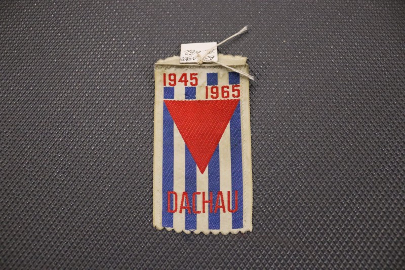 Нашивка (пам’ятна) «DACHAU» 1945–1965 рр.