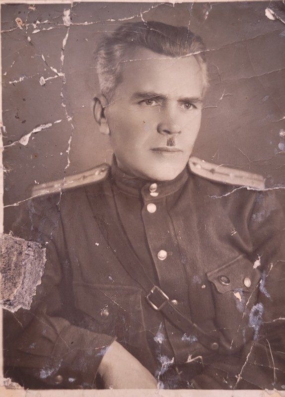 Коробко Тихон Трофимович (1895-1981 рр.), заслужений вчитель УРСР, учасник Другої світової війни.