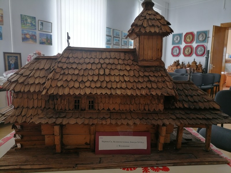 Макет дерев'яної церкви