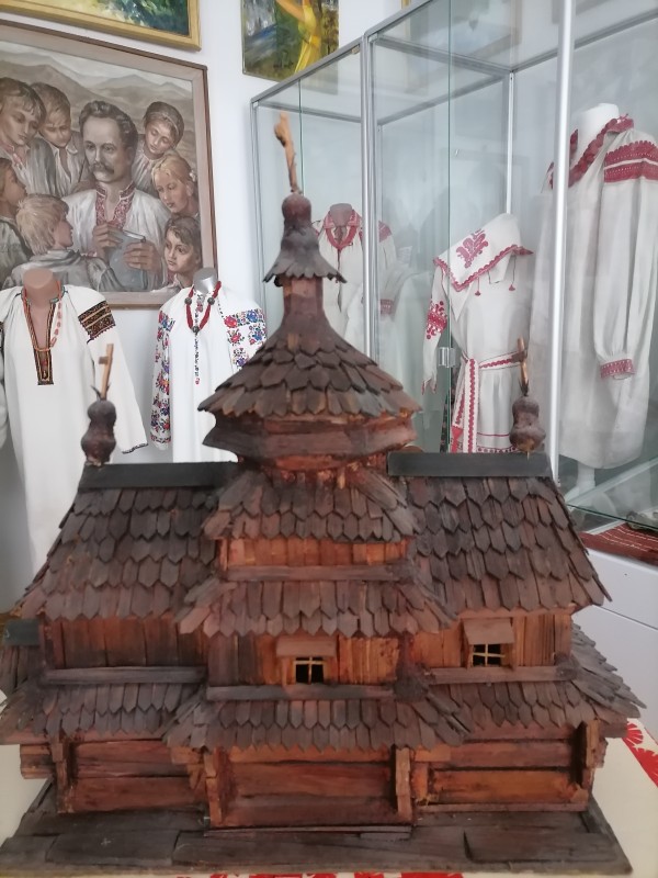 Макет дерев'яної церкви