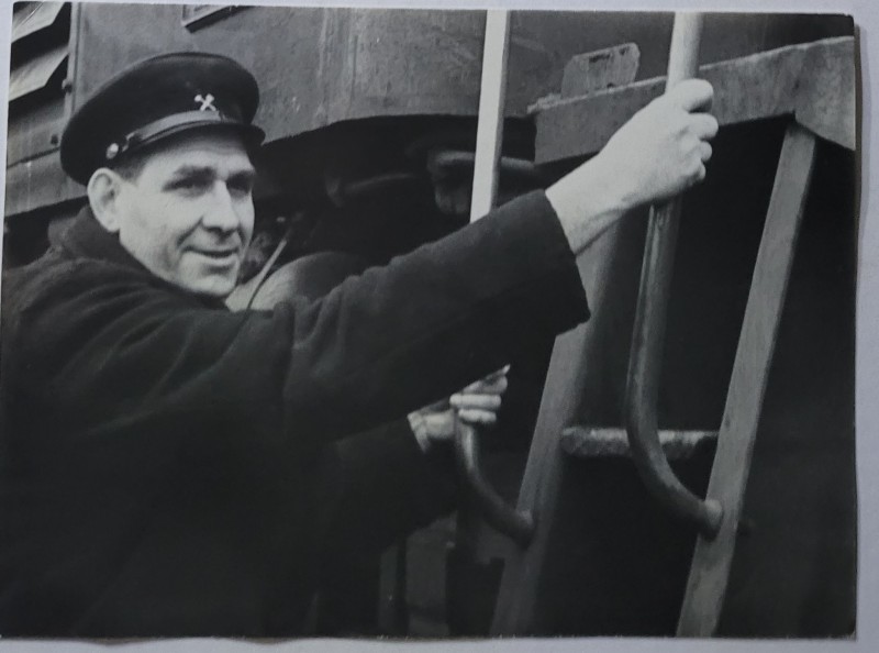 Кавалер ордена Леніна Климов Сергій Григорович, 1921 р.н., член КПРС з 1941 р., машиніст локомотивного депо ст. Красноармійськ.