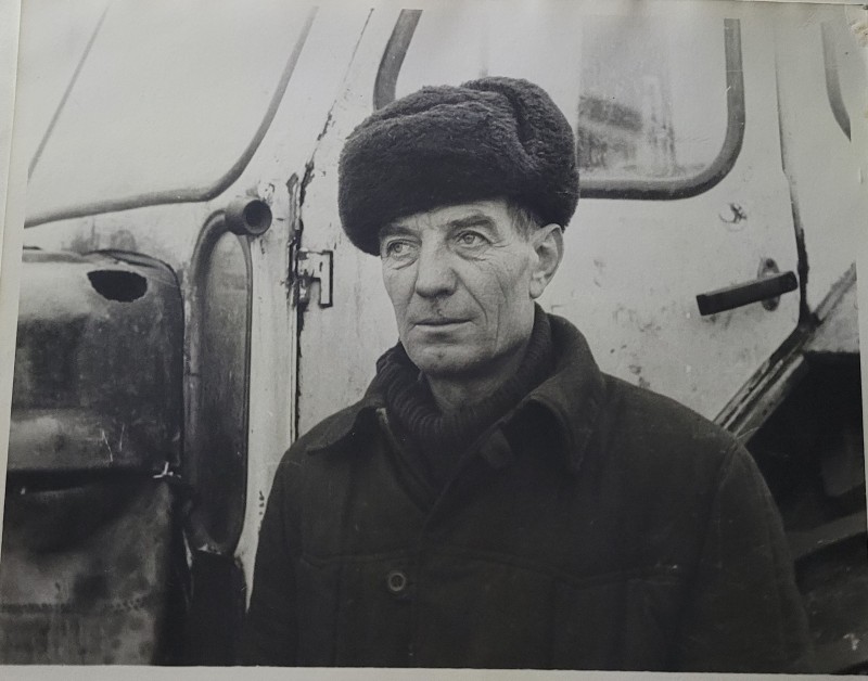 Кавалер ордена Леніна Моцевик Анатолій Іванович – начальник механізованого загону колгоспу ім. Горького.