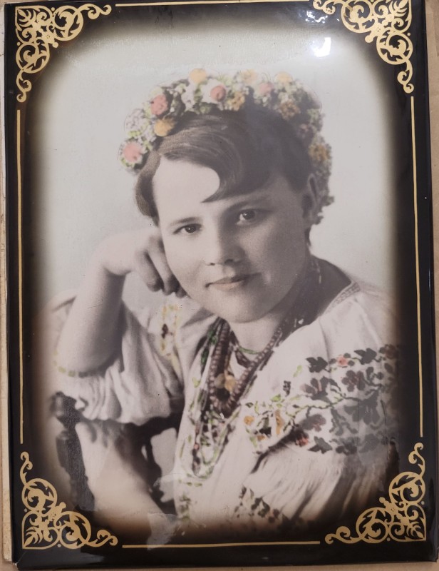 Ємець - Старокольцева Валентина Марківна.