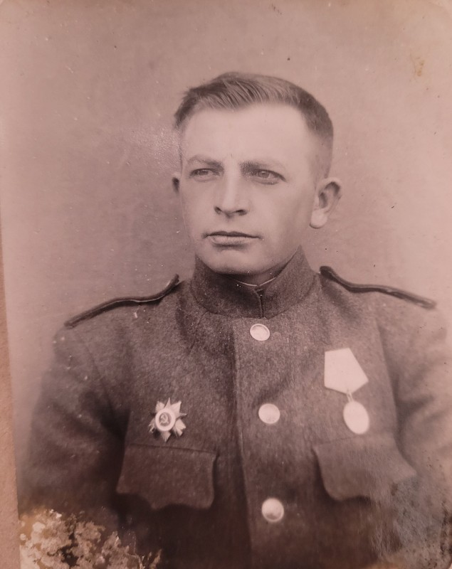 Дух Сергій, кавалер ордена Вітчизняної війни, ветеран.