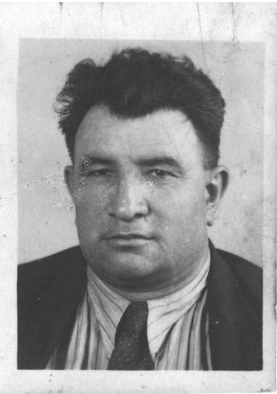 Фото. Б.І.Харченко – механік на судах МФ