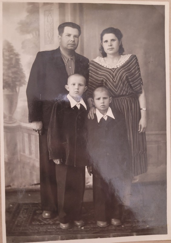 Беспалий Іван Павлович з родиною.