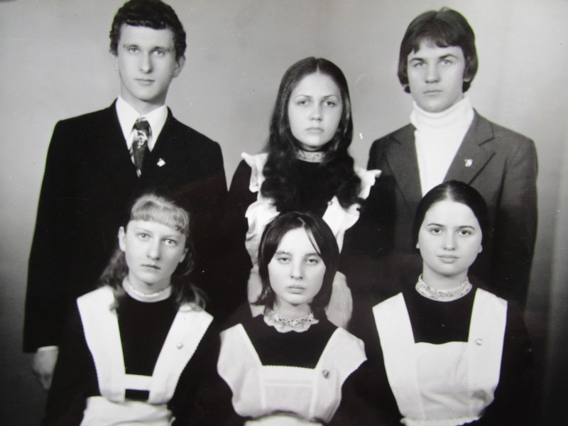 Фото групове. Випускники школи №4 м. Бахмач.