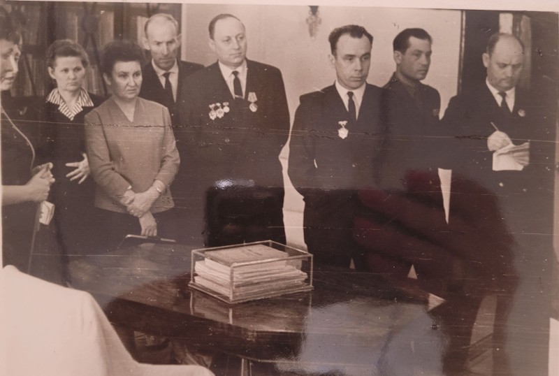 Іванілова Ніна Кирилівна, 3-й секретар міському партії  з делегацією у Міністра оборони у Москві.