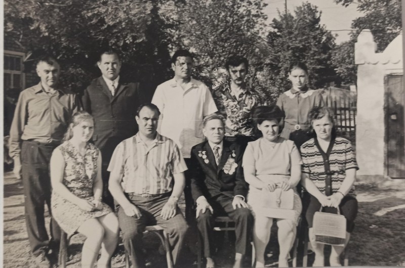 Фото групове (Седнівка, 1975 рік).