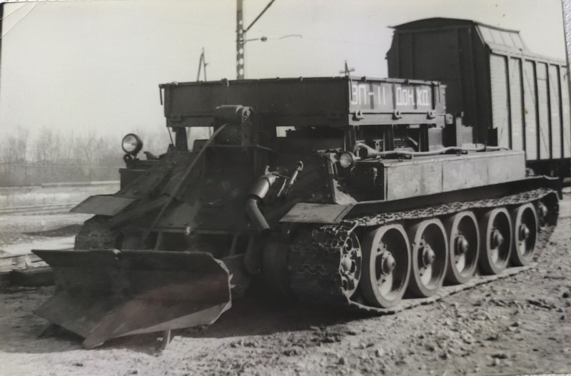 Бульдозер для вагону ЗП-11 Донецької залізниці.