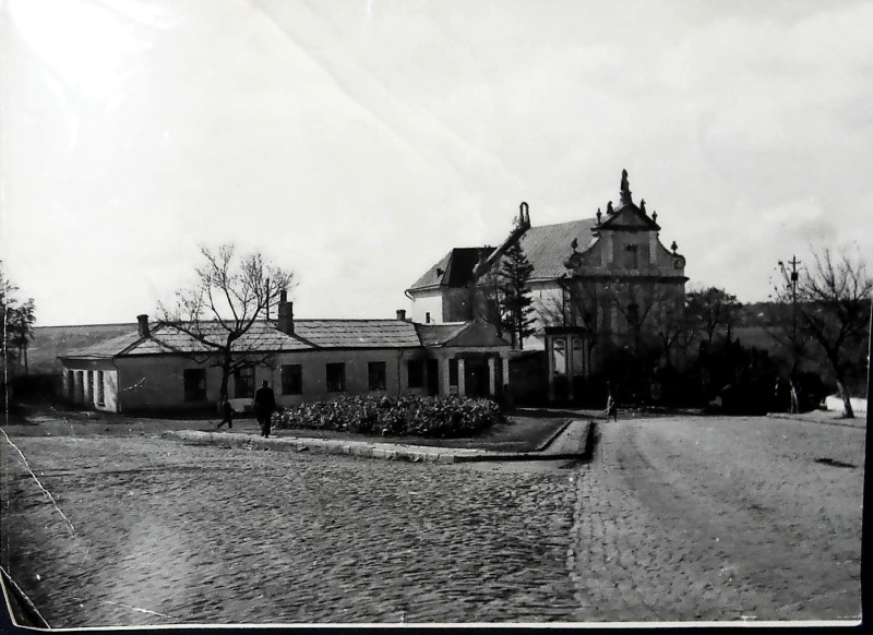 Фото: Тринітарський костел