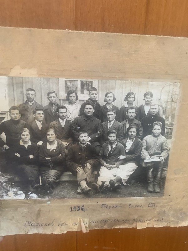 Фото "Перший 8-й клас школи. 1936 рік"