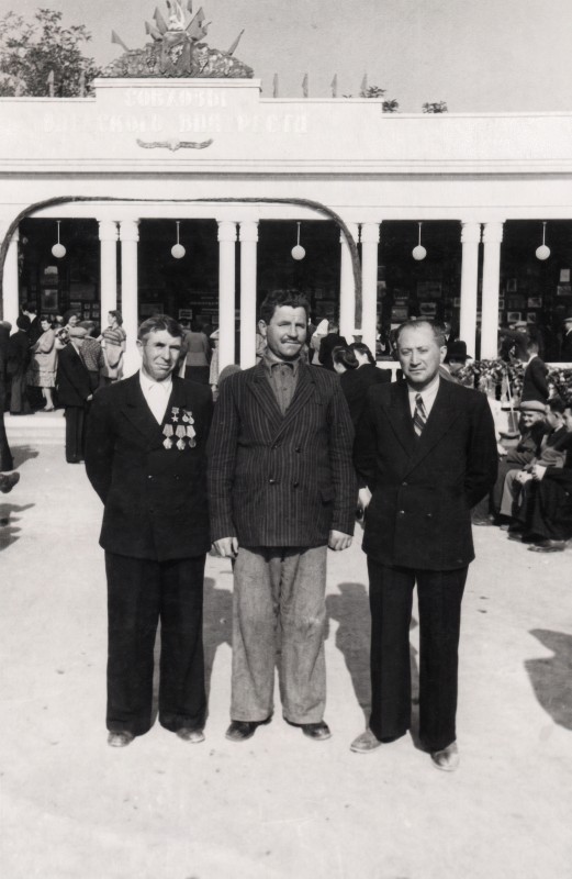 Колекція фото світлин винрадгоспу «Шабо»  (1950-1960 роки) « Працівники на виставці м. Одеса»