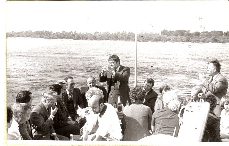Фото чорно-біле. Анатолій Авдієвський на Дніпрі.16 серпня 1984 року.